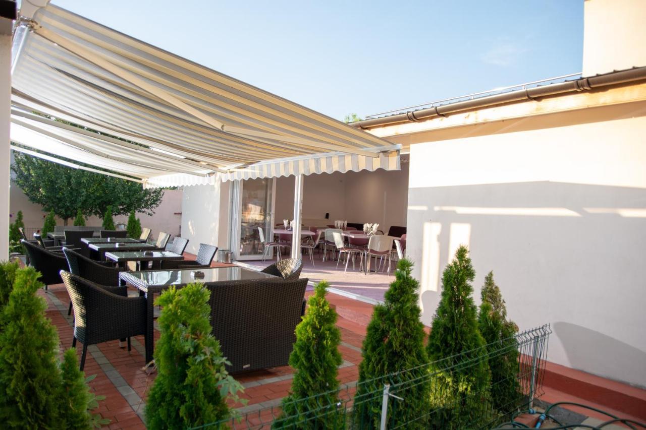 Iris Boutique Therme & Bucharest Otopeni Airport Dış mekan fotoğraf